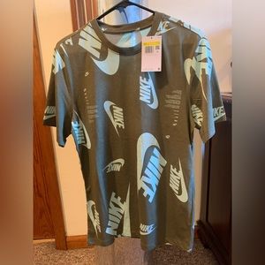 Nike T-shirt